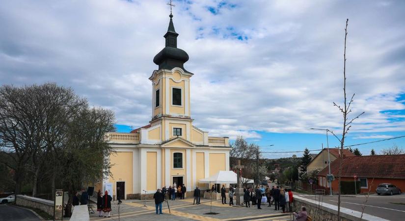 Ostoros Római Katolikus Templom környezetének rendezése – TOP_PLUSZ-1.2.1-21-HE1-2022-00032