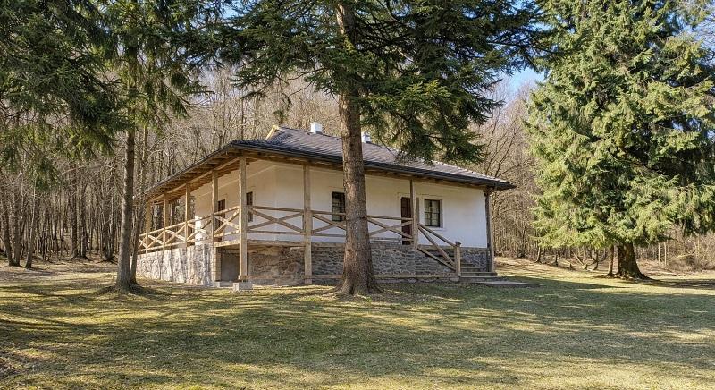 Megújult erdei iskolákkal és turistaházakkal indul a tavaszi turistaszezon