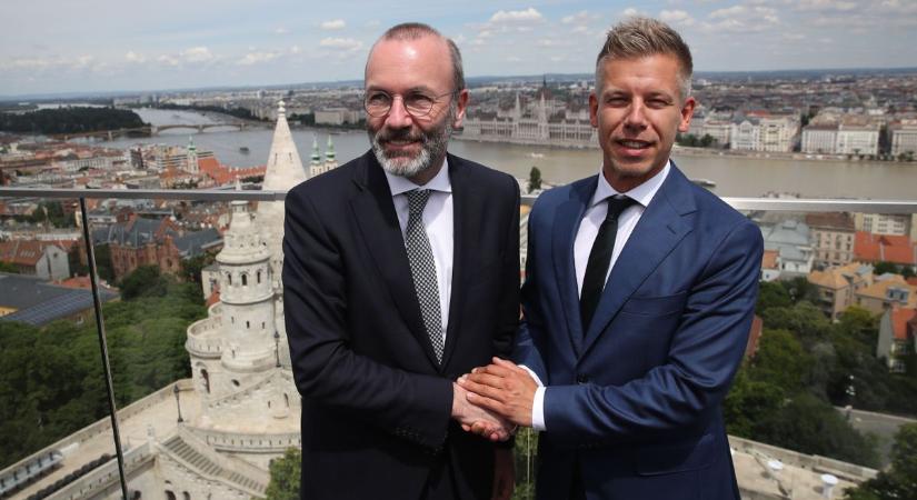 A többség kockázatos választásnak tartja Magyar Pétert, mert túl Brüsszel- és ukránbarát
