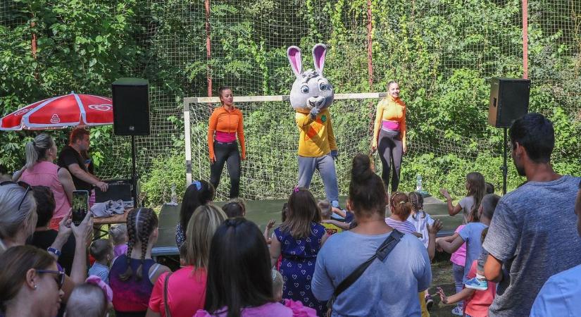 Szenzációs: A szomszédos vármegyébe érkezik a gyermekek kedvenc fellépője!