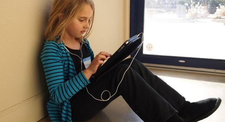 Görögország is beáll a sorba: letiltja a gyerekeket a közösségi oldalak használatáról