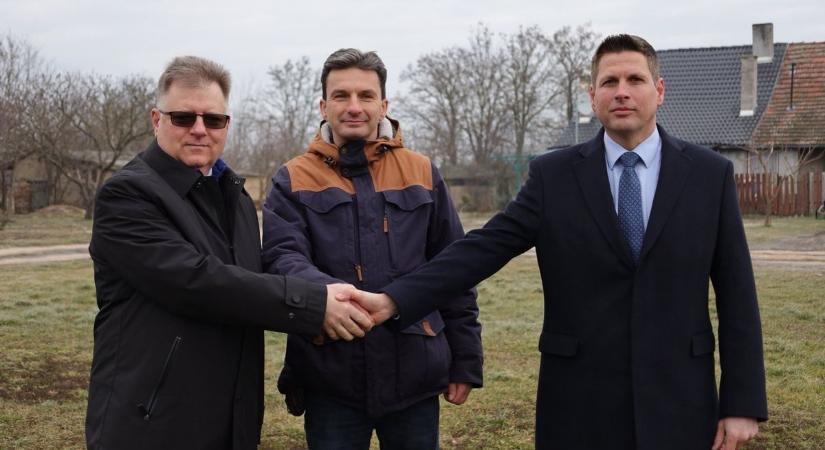 Több település vezetője is kiállt dr. Mészáros Lajos mellett a választás előtt