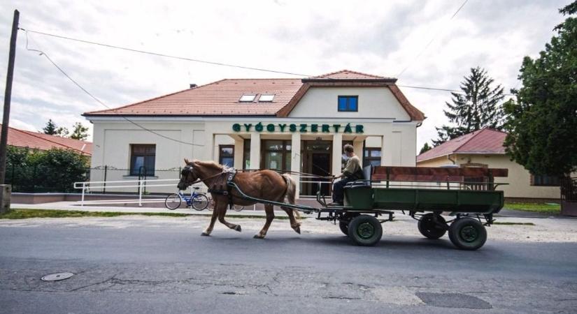 Nem hitték el az autósok, mi állta el az útjukat Öcsödön: a polgármesternél is betelt a pohár