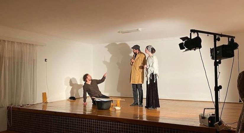 Ismét felgördült a képzeletbeli függöny a zalai településen, Kafka volt porondon