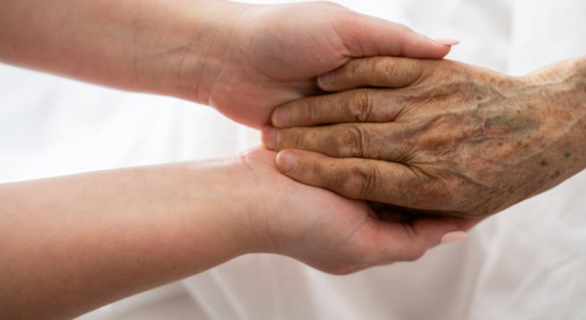 Ezt az 5 dolgot bánják meg a haldoklók haláluk előtt – egy hospice nővér vallomása