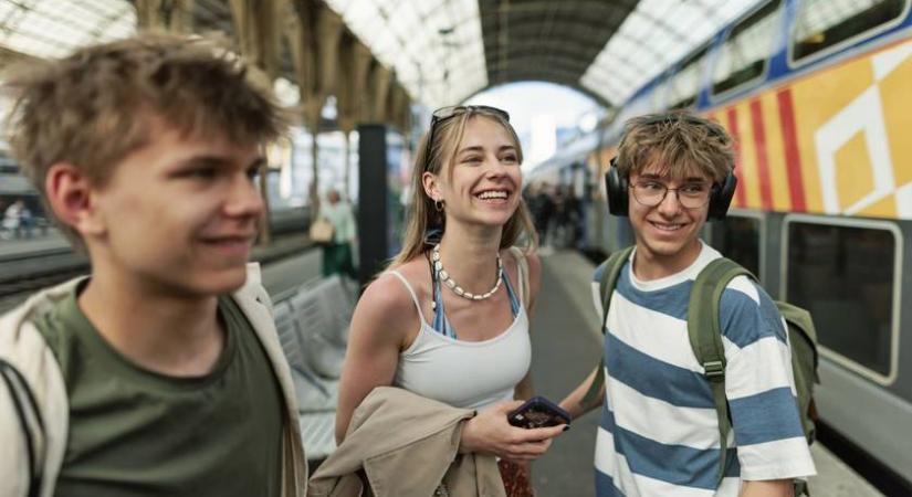 Ingyen bérletet kaphatnak fiatalok: így lehet igényelni