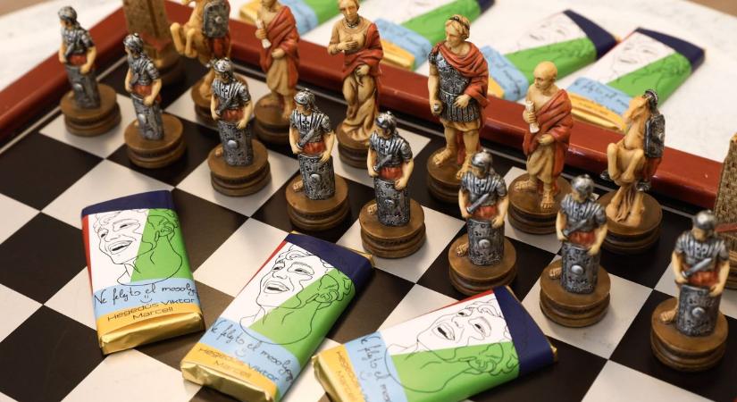 Ne felejts el mosolyogni! - Üzenet a múltból egy pannonhalmi csokin - fotók