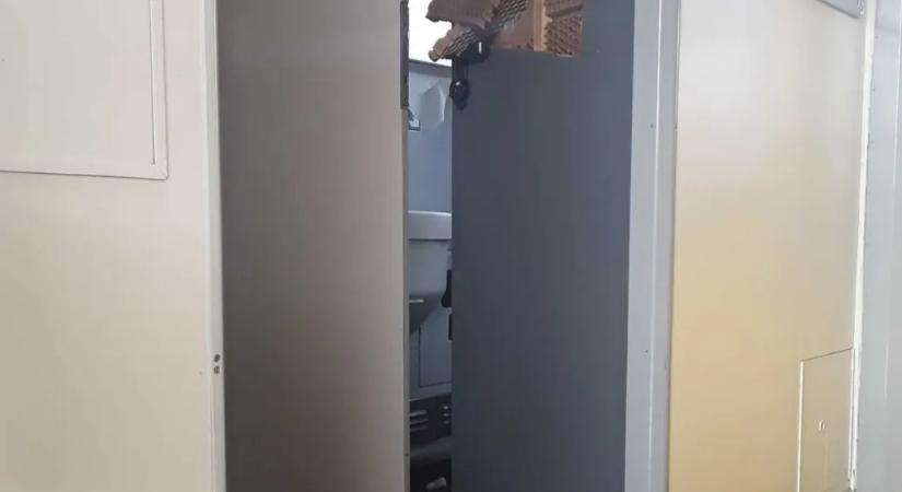 Őrjöngve lyukat ütött a vonatmosdó ajtajára, majd a kalauzra támadt egy jegy nélküli utas Kelenföldön