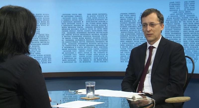 Vasárnap választ az ország