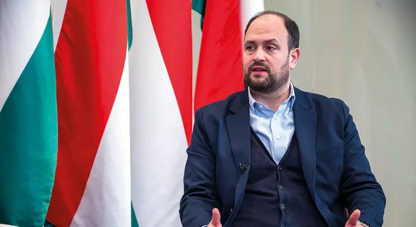 A külhoniak nem lehetnek másodrendű magyarok – interjú Nacsa Lőrinccel