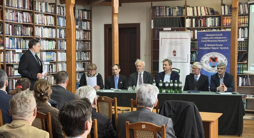 II. Rákóczi Ferenc születésének 350. évfordulója alkalmából tartottak tudományos konferenciát Beregszászban