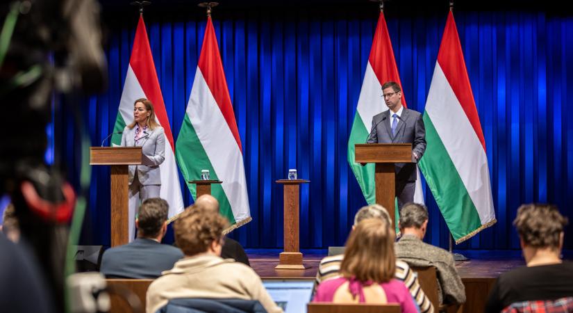 A választások előtt utoljára tart Kormányinfót Gulyás Gergely - Gulyás Gergely és Vitályos Eszter tájékoztatója