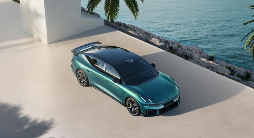 Lepipálták a BYD-t, újabb gyártónak lett 9 perc alatt tölthető villanyautója