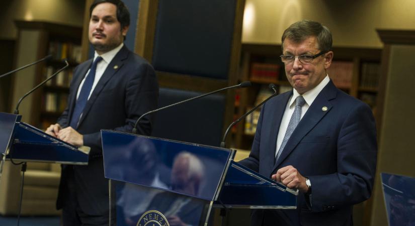 Matolcsy György és Nagy Márton bizonyítványa: utánzásból jeles, gazdaságpolitikából bukás