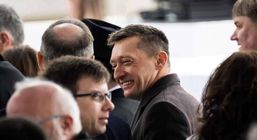 Átlátszó: zsarolt hackerekkel, volt AH-sokkal dolgozó, Rogánhoz köthető magán-titkosszolgálat kémkedhetett a Tiszánál