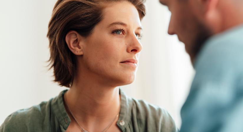 A nők 74%-a azonnal elveszti az érdeklődését, ha ezt észreveszi egy férfin