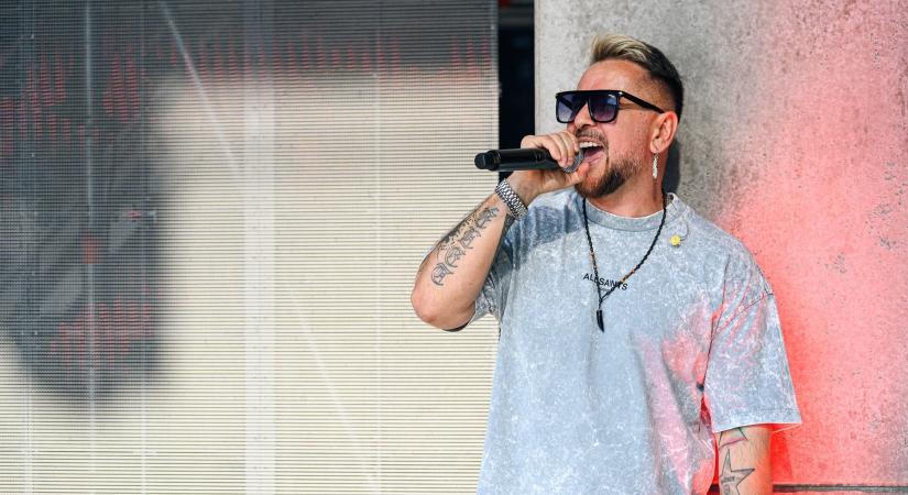 Majka megtörte a csendet, ezért nem lesz ott Puzsér Róbert koncertjén: „tőlem azt hiszem, ennyire tellett”