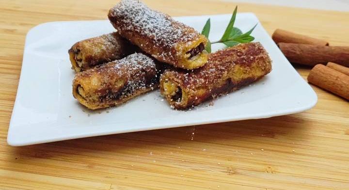 Ropogós, fahéjas toasttekercs: gyors desszert kezdőknek