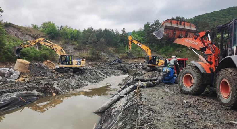 Meghosszabbították a vészhelyzetet Parajdon