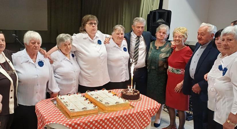 Megfogyatkozott létszámmal is bíznak a jövőben