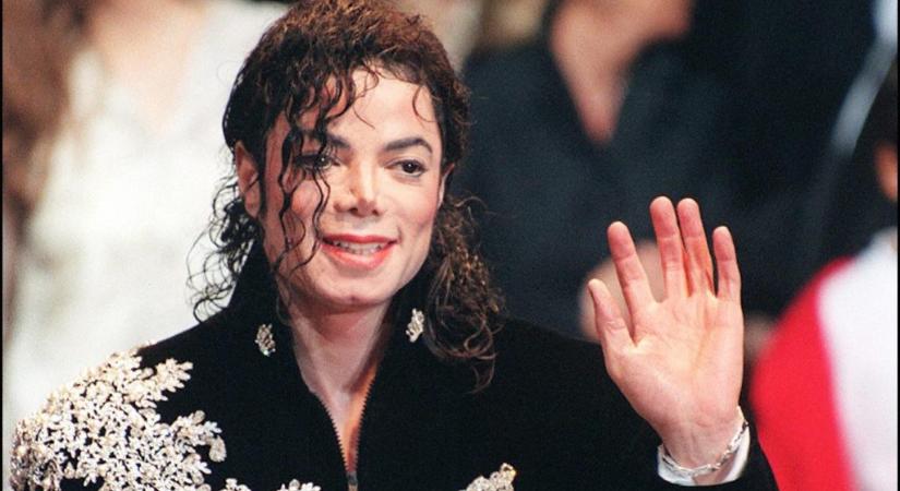 Kivágták a gyermekmolesztálási vádakra utaló részeket az új Michael Jackson-filmből