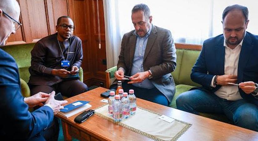 Nemzetközi választási megfigyelőkkel találkoztak a KDNP politikusai