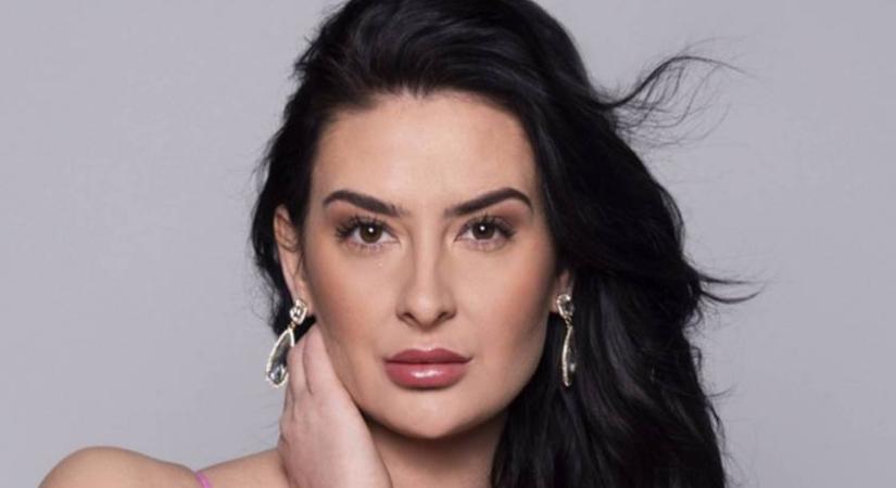 Fel se ismertük szőkén a magyar énekesnőt: eddig fekete hajjal szerepelt a tévében