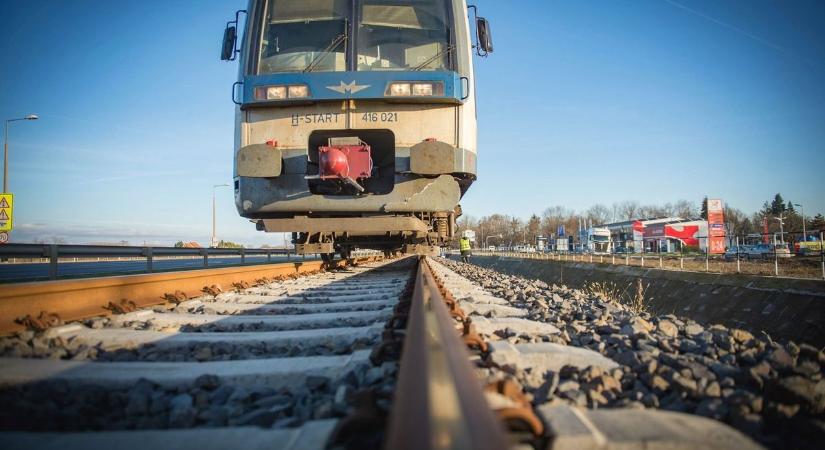 Újabb vasúti gázolás: a tűzoltókat is riasztották