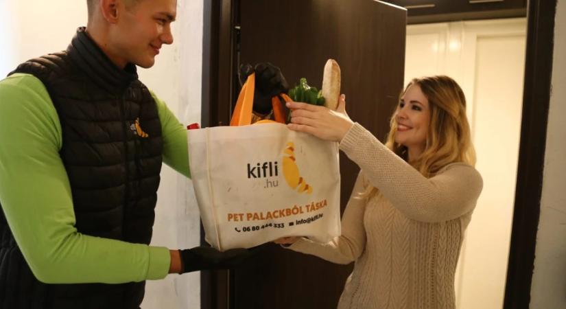 Ingyenes szolgáltatással jön a Kifli.hu a választás napján