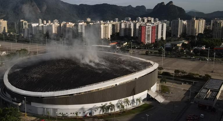 Lángra lobbant a riói olimpia egyik helyszíne, közel száz tűzoltó harcolt az épület megmentéséért