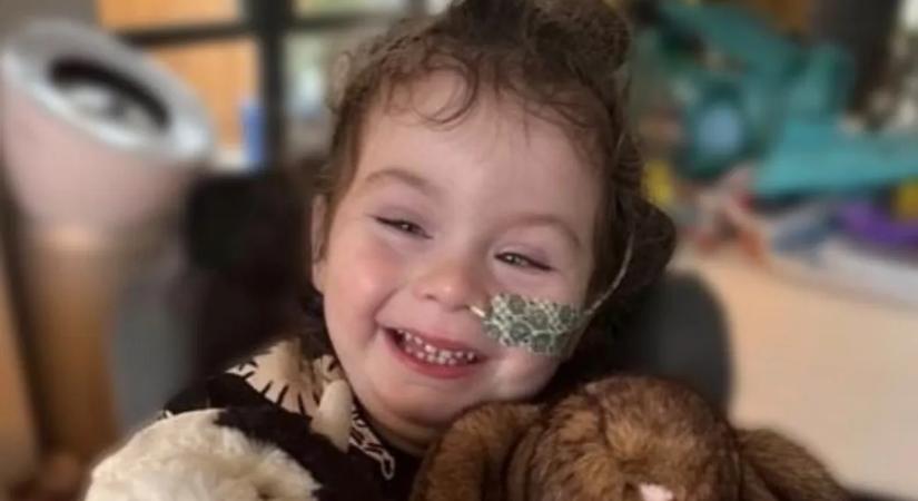 „Még a legnehezebb napokon is emlékeztet minket arra, milyen szép az élet...” - Ritka genetikai betegségben szenved Noah