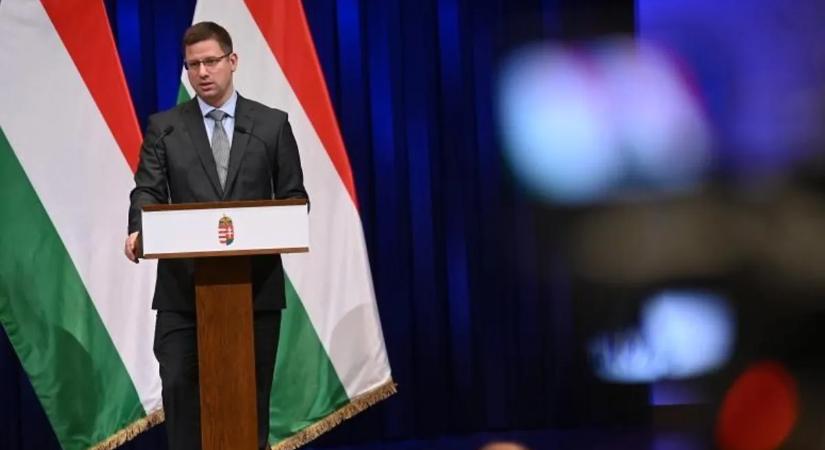 Gulyás Gergely: A kormány mindent megtesz a védett üzemanyagár és a rezsicsökkenés megvédése érdekében