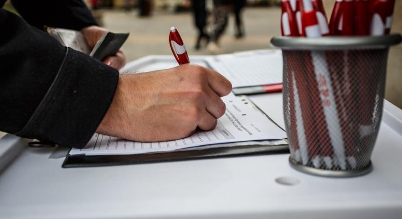 Három, a Vas 02-es kerületben induló képviselőjelölt ajánlóíveit lefoglalta a rendőrség