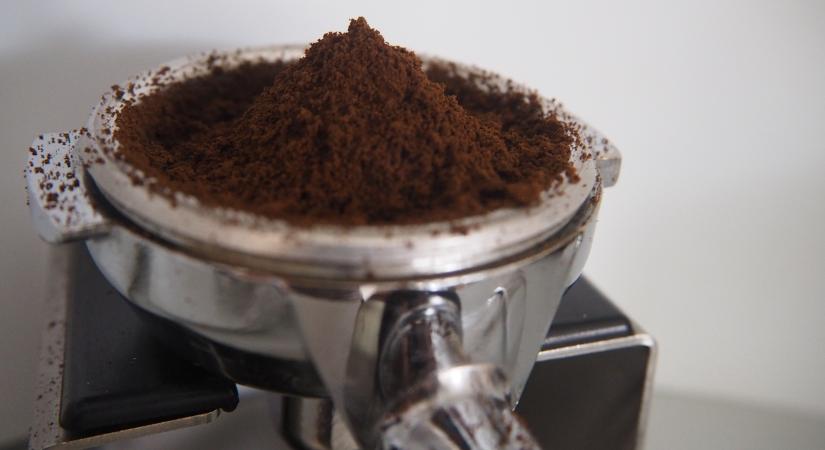 Nem is hinnéd, mire jó a kávézacc a kertben