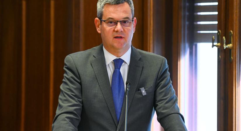 Takács Péter: A kormány elkötelezett az egészségügyi szakdolgozók bérének emelése mellett