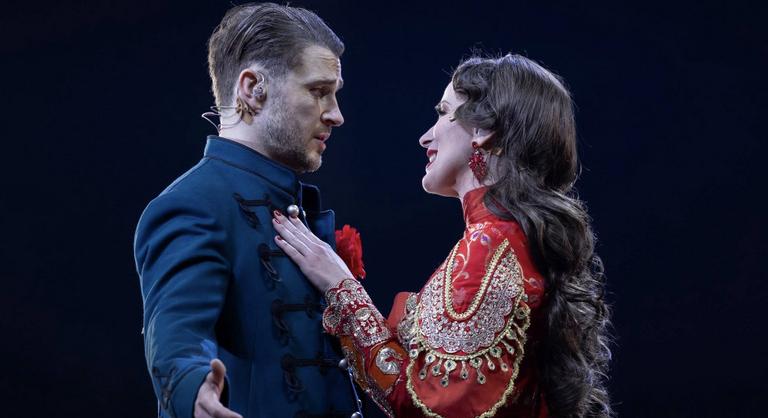 A férfi, akiért egy ország rajongott – és akit nem kerültek el a botrányok