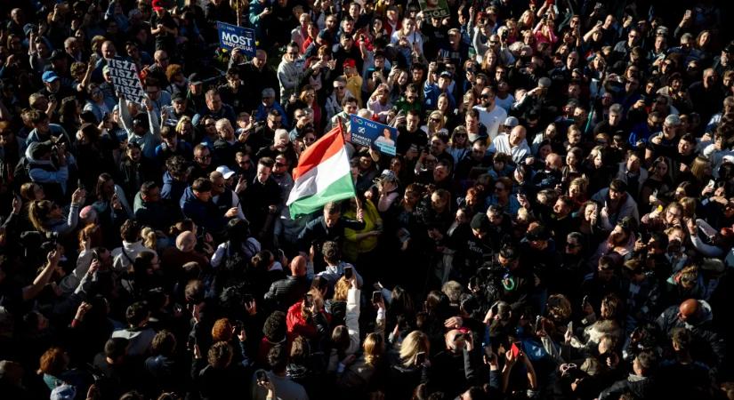 Tisza Party 13 points ahead of Fidesz among decided voters, IDEA survey finds