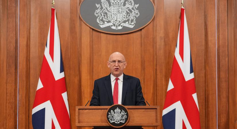 Orosz tengeralattjárókat lepleztek le a britek az Egyesült Királyságtól északra