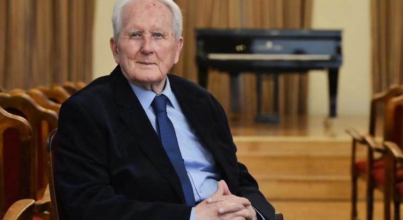 Meghalt Czigány György