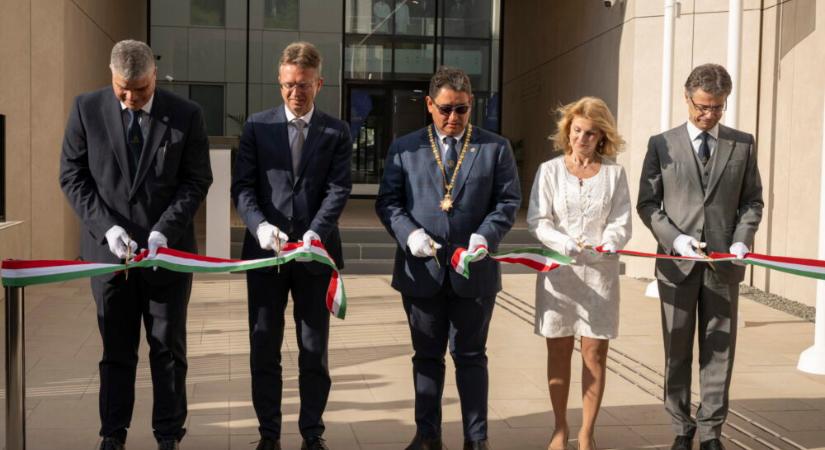 Átadták a Nemzeti Orvosi Innovációs Képző Központot a Semmelweis Egyetemen