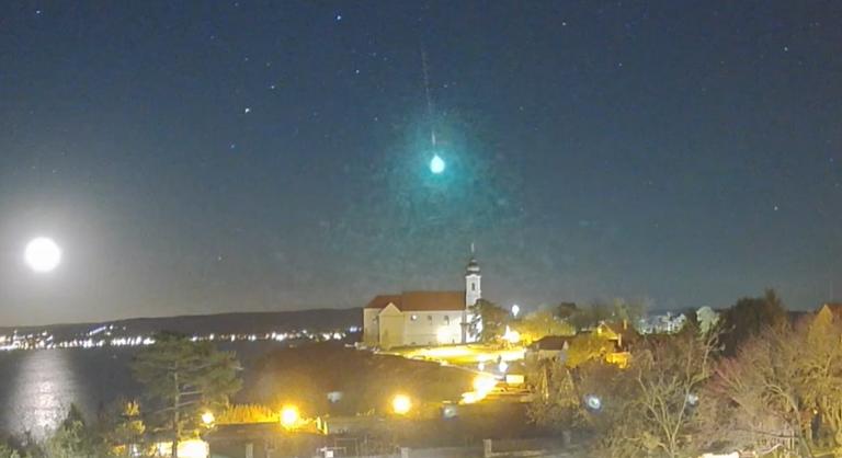 Zölden izzó tűzgömb száguldott át Magyarország felett