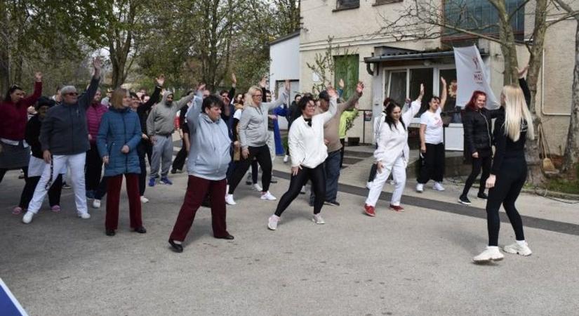 Együtt mozogtak betegek és dolgozók – ilyen volt a Mozdulj Nap Sümegen