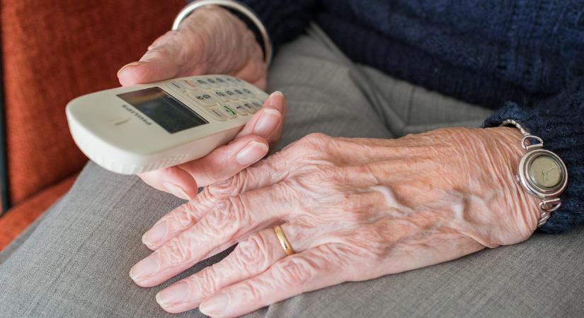 Jó hír a nyugdíjasoknak, már áprilisban érkezik az emelés