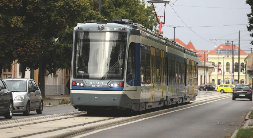 Forgalmi káosz Szegeden: hosszas várakozásra számíthatnak a délutáni TramTrain utasai
