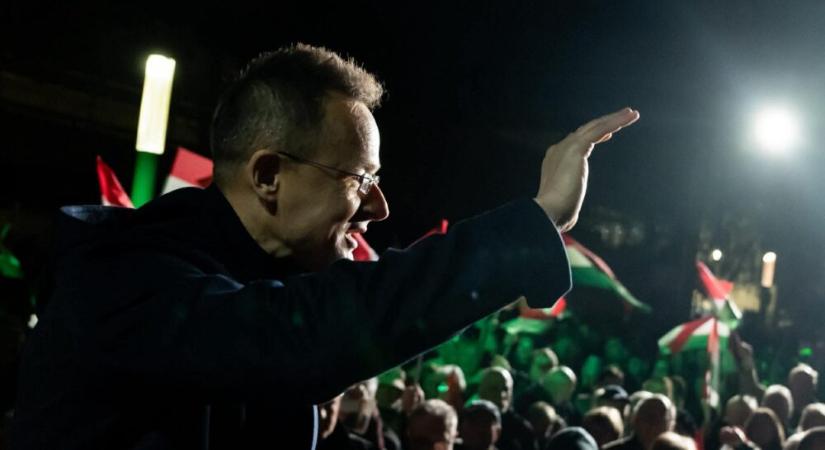 Összehangolt külföldi titkosszolgálati akciósorozat zajlik az Orbán-kormány ellen