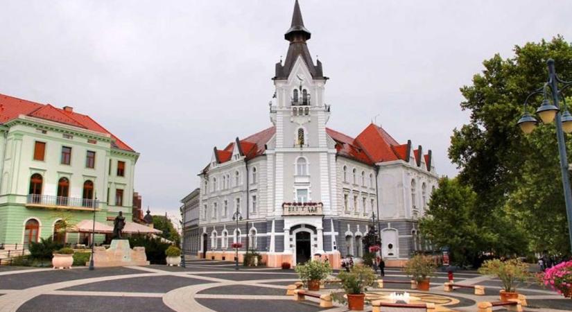 A választások miatt hétfőn nem lesz ügyfélfogadás