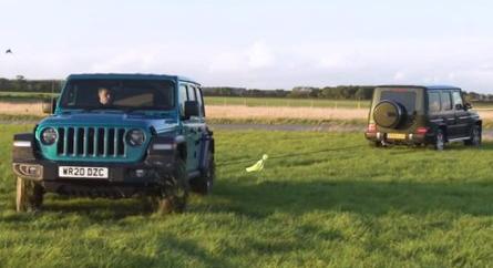 Kötélhúzásban mérte össze erejét a Mercedes G-osztálya a Jeep Wranglerrel és a Land Rover Defenderrel (videó)