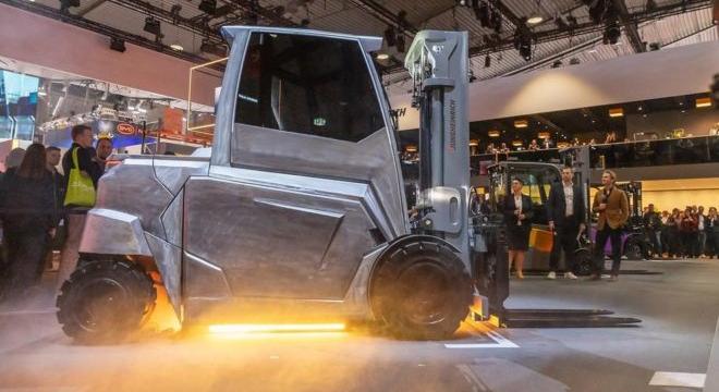 LogiMAT 2026: integrált rendszerek, MI és elektromos hajtás