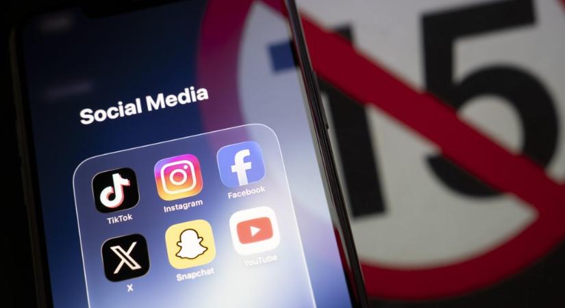 Görögország jövőre betiltja a közösségimédia-használatát a 15 éven alattiaknak