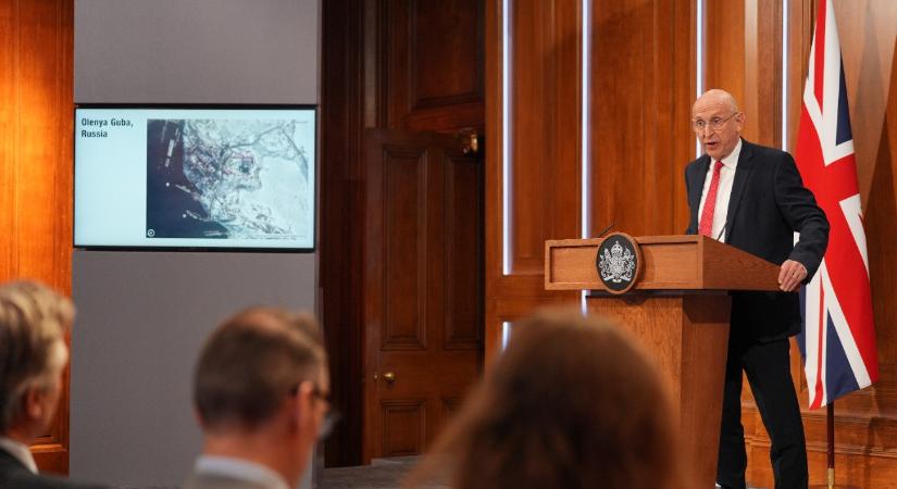 Orosz tengeralattjáró-műveletet lepleztek le brit gázvezetékek közelében